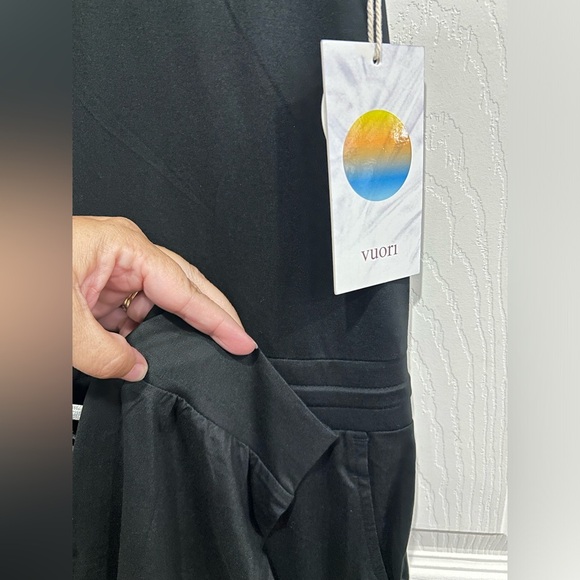 Vuori Women's XL Lux Jumpsuit Black NWT Moisture Wicking Racerback Top Jogger - Picture 5 of 9